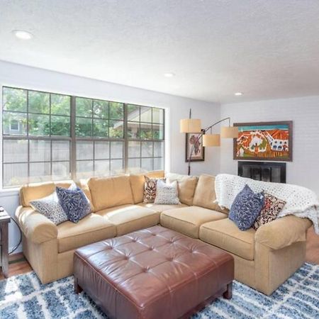Experience Nirvana With Artwork Collections From Around The Globe Located In Lakewood Neighborhood In Se Boise Next To A Park, Minutes From Bown Crossing And The Boise River, 10 Minutes To Downtown, 4 Beds, Sleeps 8, Pets Welcome In Large Fenced In Y Kültér fotó