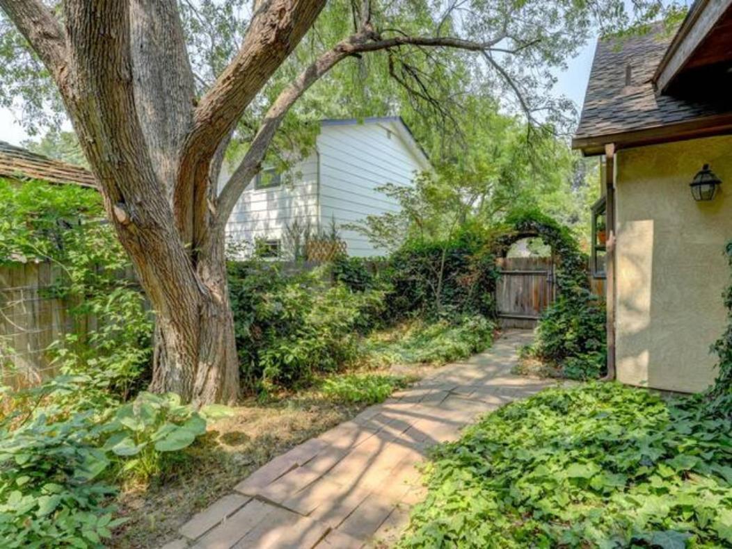 Experience Nirvana With Artwork Collections From Around The Globe Located In Lakewood Neighborhood In Se Boise Next To A Park, Minutes From Bown Crossing And The Boise River, 10 Minutes To Downtown, 4 Beds, Sleeps 8, Pets Welcome In Large Fenced In Y Kültér fotó
