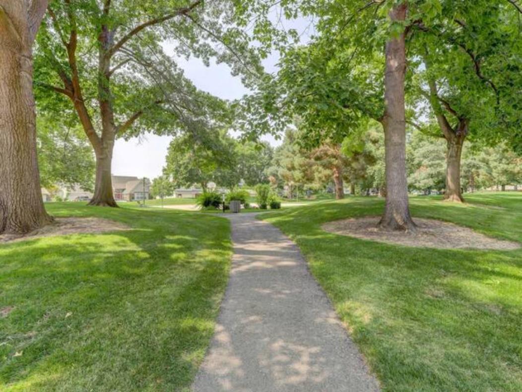 Experience Nirvana With Artwork Collections From Around The Globe Located In Lakewood Neighborhood In Se Boise Next To A Park, Minutes From Bown Crossing And The Boise River, 10 Minutes To Downtown, 4 Beds, Sleeps 8, Pets Welcome In Large Fenced In Y Kültér fotó